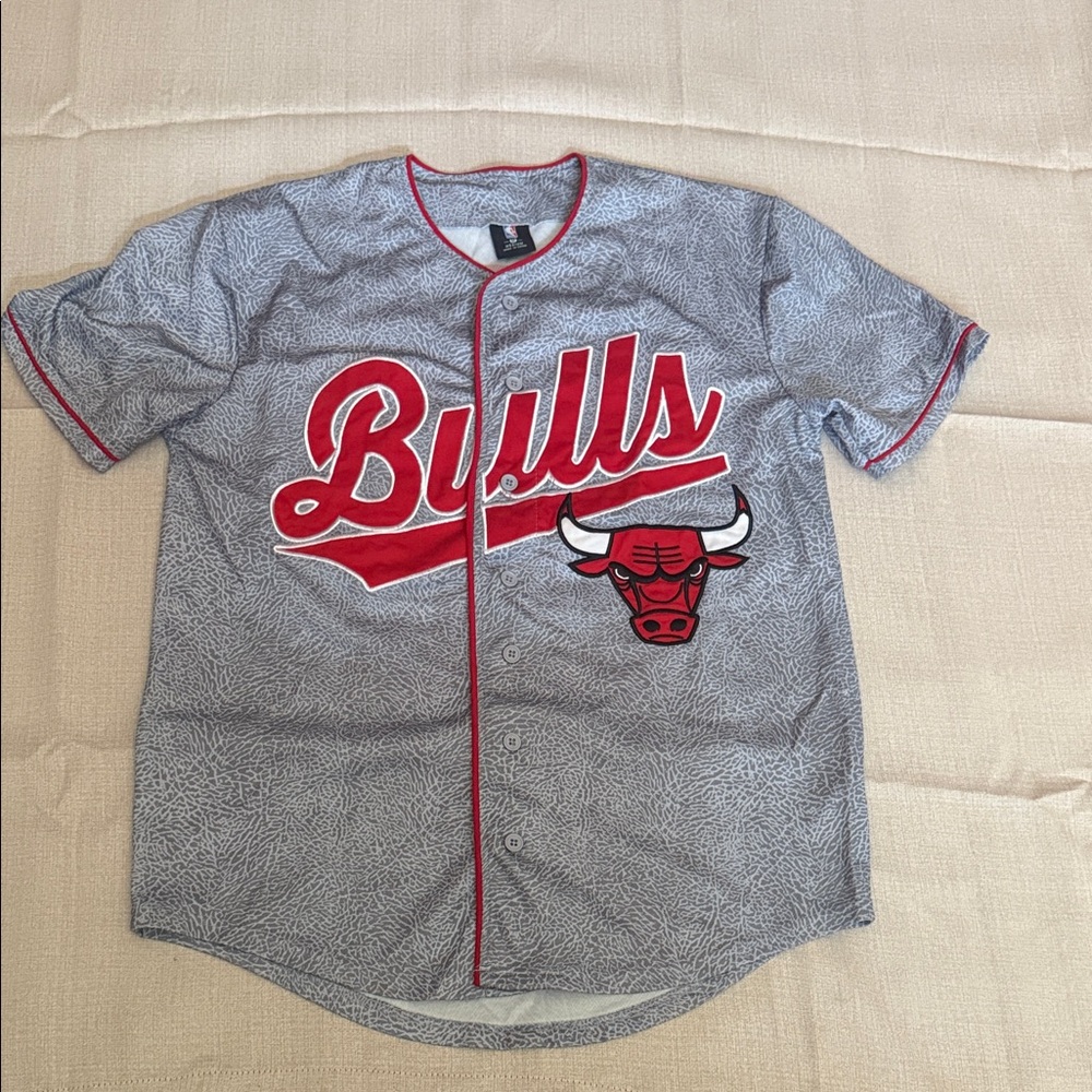 NBA Gray and Red Graphic Jersey